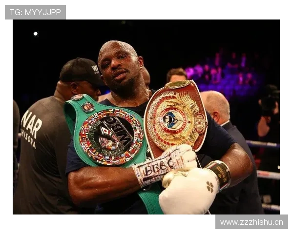 泰森·富里大晚上豪宅里又开始放声唱歌了吧，这生活也太反差了吧！