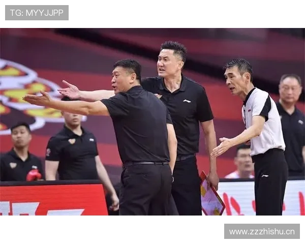 篮球挑战判罚规则详解：教练何时可提出视频回放异议？
